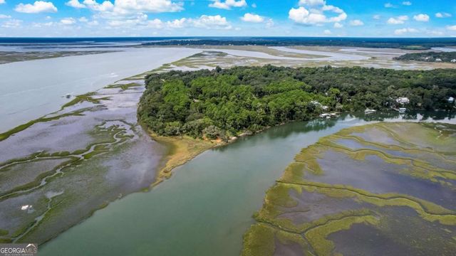 102 Doubloon Court, St. Marys, GA 31558