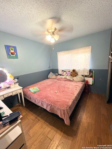 5922 Larkmeadow, San Antonio, TX 78233