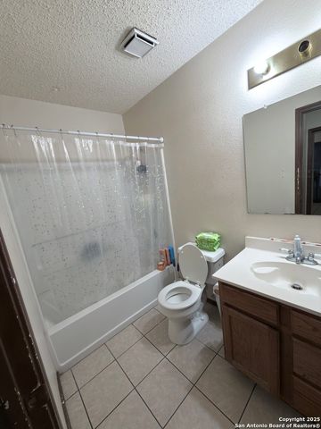 5922 Larkmeadow, San Antonio, TX 78233