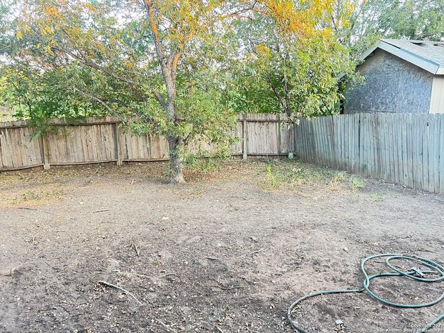 5922 Larkmeadow, San Antonio, TX 78233