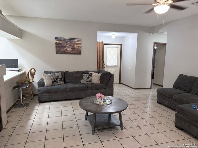 5922 Larkmeadow, San Antonio, TX 78233