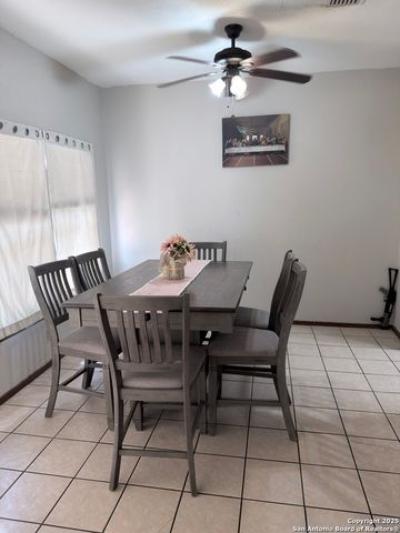 5922 Larkmeadow, San Antonio, TX 78233