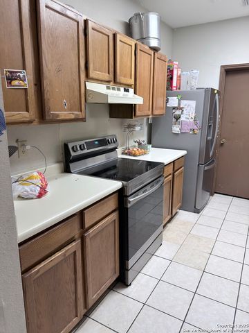 5922 Larkmeadow, San Antonio, TX 78233