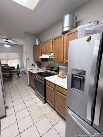 5922 Larkmeadow, San Antonio, TX 78233