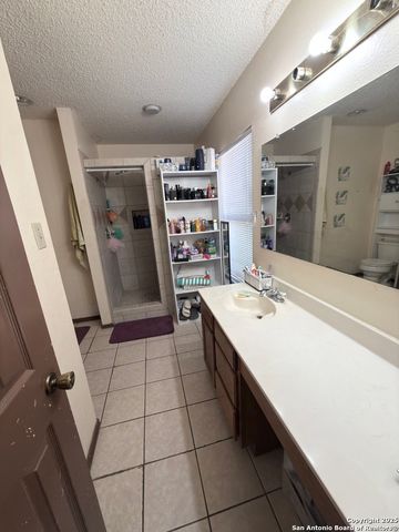 5922 Larkmeadow, San Antonio, TX 78233