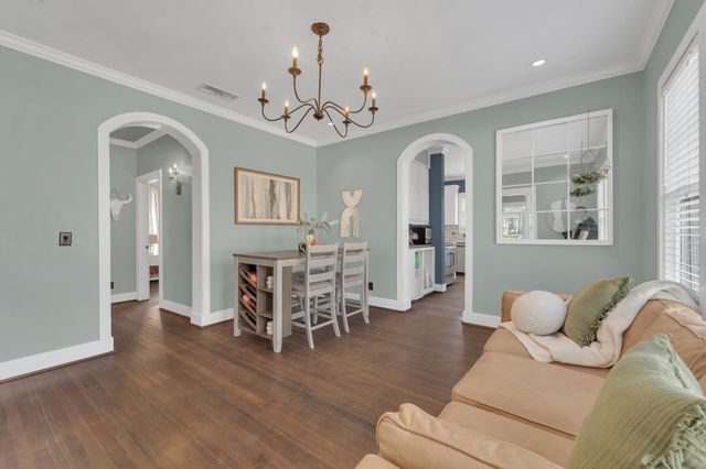 201 Pecan Street, Terrell, TX 75160