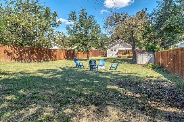 201 Pecan Street, Terrell, TX 75160