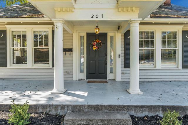 201 Pecan Street, Terrell, TX 75160