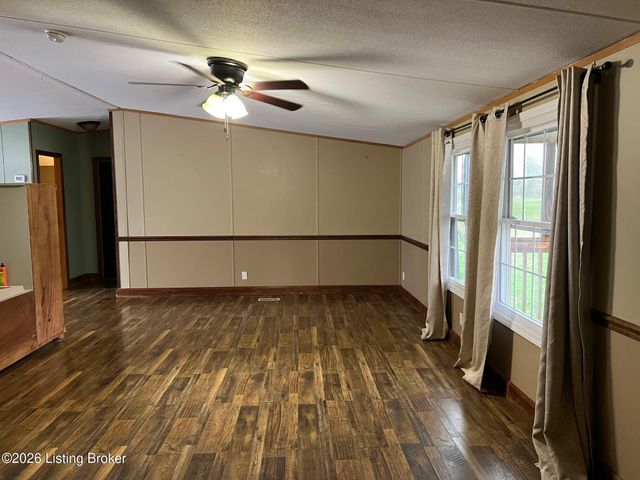 166 Cherry Ln, Loretto, KY 40037
