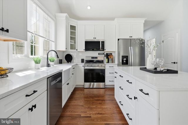421 HARRISON DR, Hockessin, DE 19707