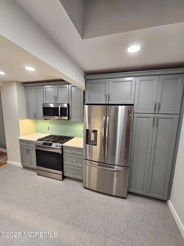 32 Locust Avenue, Jackson, NJ 08527