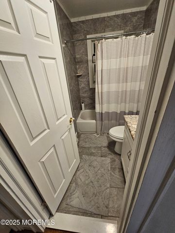 32 Locust Avenue, Jackson, NJ 08527