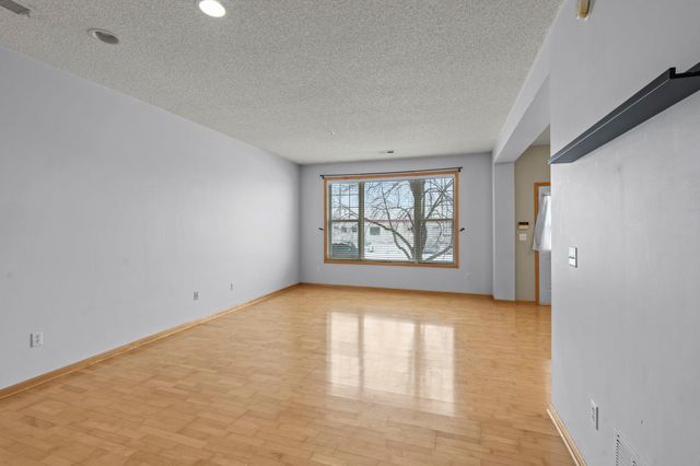 8014 Golden Valley Road, Golden Valley, MN 55427