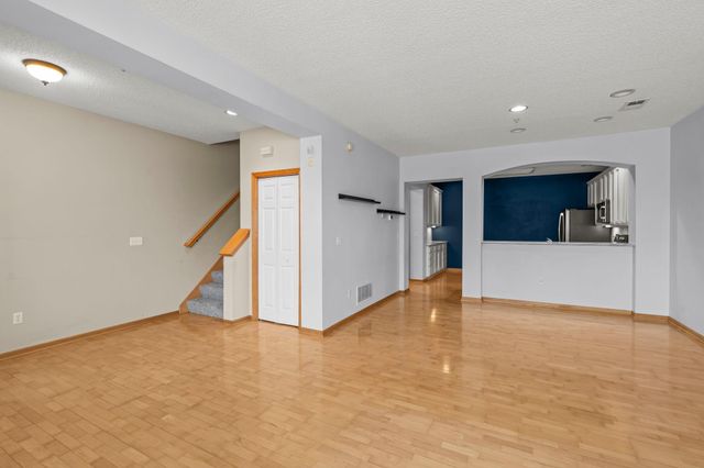 8014 Golden Valley Road, Golden Valley, MN 55427