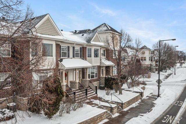 8014 Golden Valley Road, Golden Valley, MN 55427