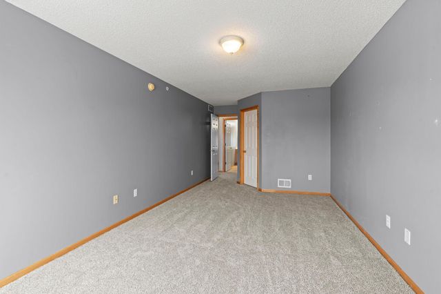 8014 Golden Valley Road, Golden Valley, MN 55427