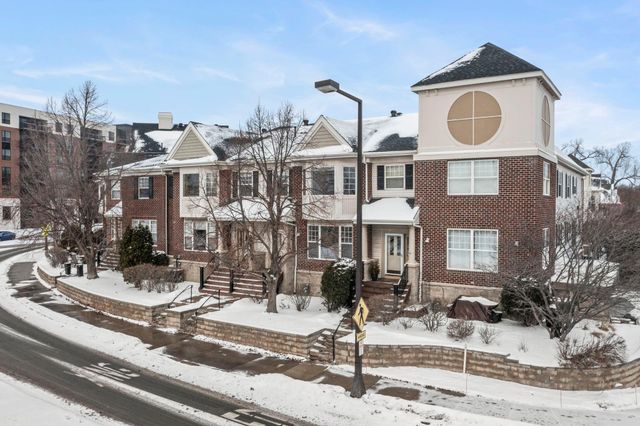 8014 Golden Valley Road, Golden Valley, MN 55427