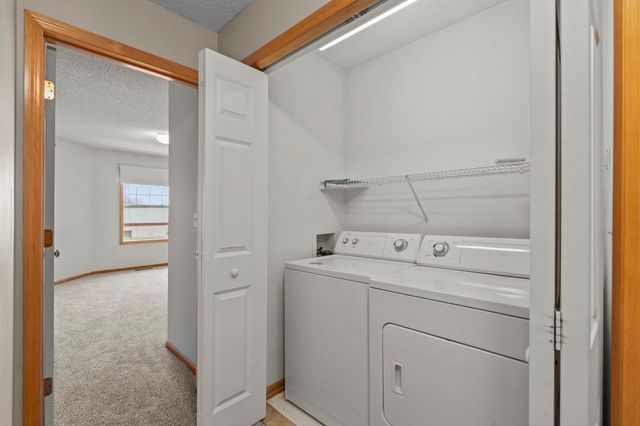 8014 Golden Valley Road, Golden Valley, MN 55427