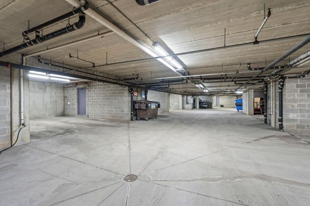 8014 Golden Valley Road, Golden Valley, MN 55427