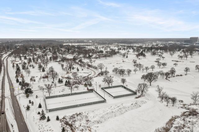 8014 Golden Valley Road, Golden Valley, MN 55427