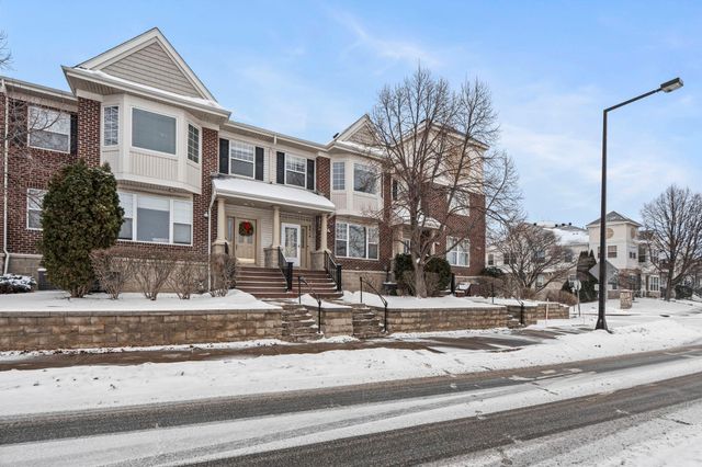 8014 Golden Valley Road, Golden Valley, MN 55427