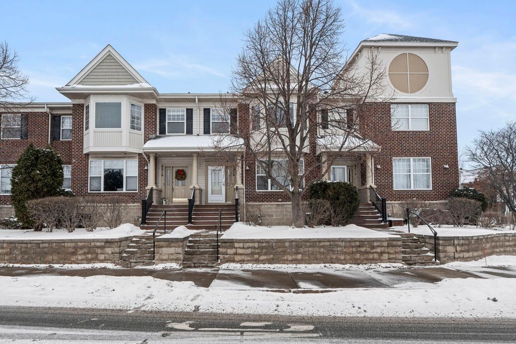 8014 Golden Valley Road, Golden Valley, MN 55427