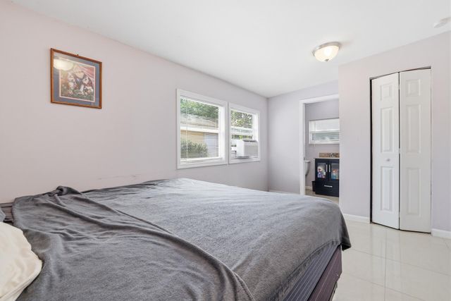 6600 Garden Avenue, West Palm Beach, FL 33405