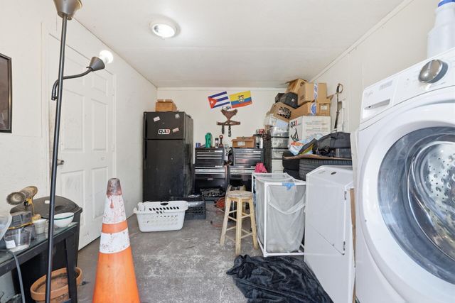 6600 Garden Avenue, West Palm Beach, FL 33405