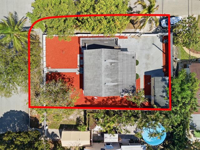 6600 Garden Avenue, West Palm Beach, FL 33405