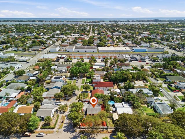 6600 Garden Avenue, West Palm Beach, FL 33405