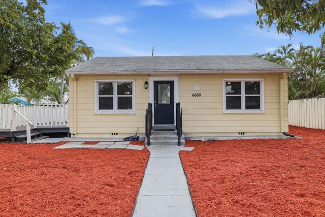 6600 Garden Avenue, West Palm Beach, FL 33405