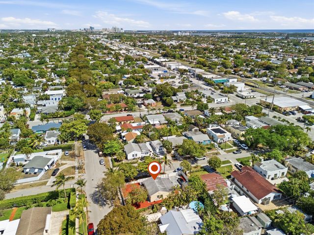 6600 Garden Avenue, West Palm Beach, FL 33405