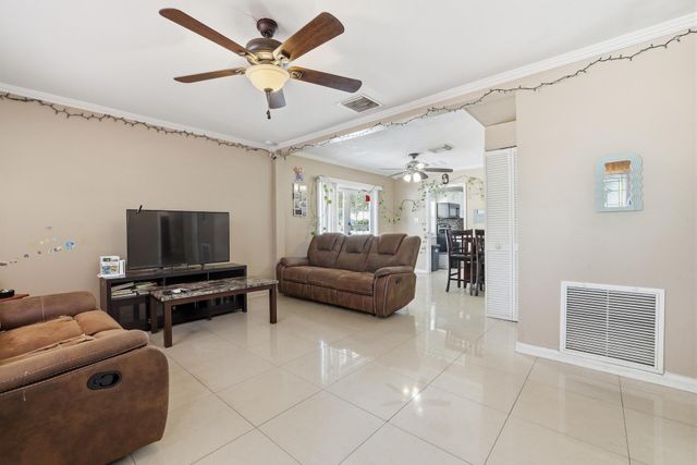 6600 Garden Avenue, West Palm Beach, FL 33405