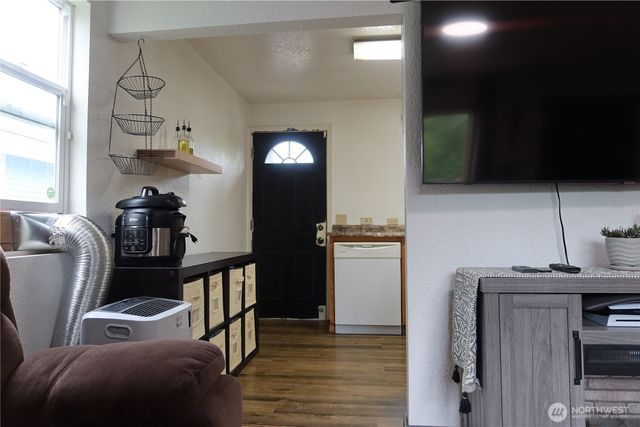 1405 Flower Avenue, Port Orchard, WA 98366