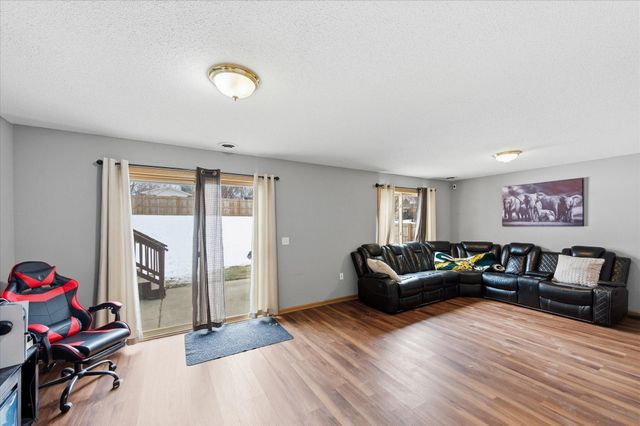 701 E Beaver Street, Belle Plaine, MN 56011