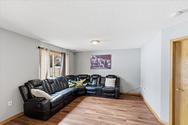 701 E Beaver Street, Belle Plaine, MN 56011