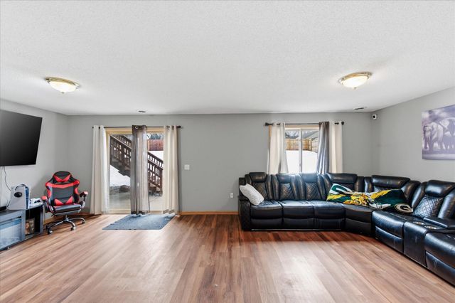 701 E Beaver Street, Belle Plaine, MN 56011