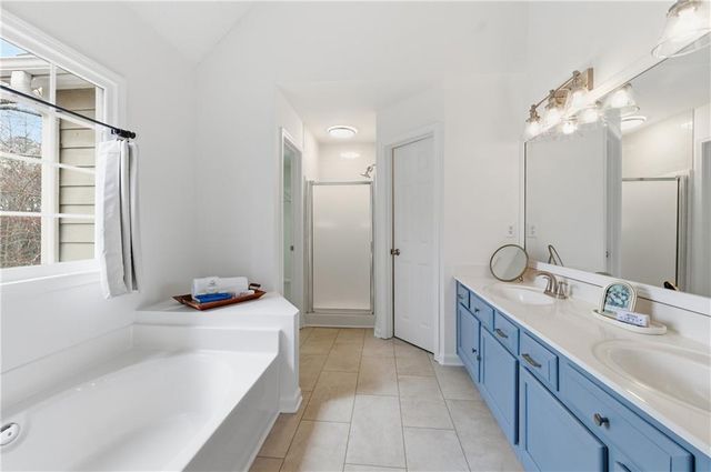 3925 Charlemagne Way SW, Marietta, GA 30064