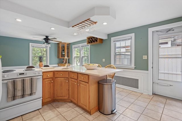 30 Saint Elmo Rd, Worcester, MA 01602