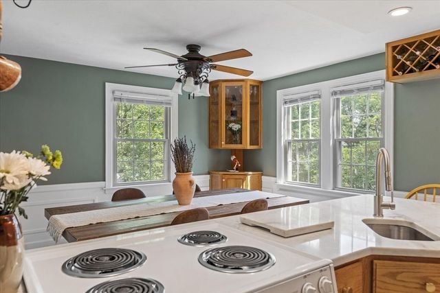 30 Saint Elmo Rd, Worcester, MA 01602