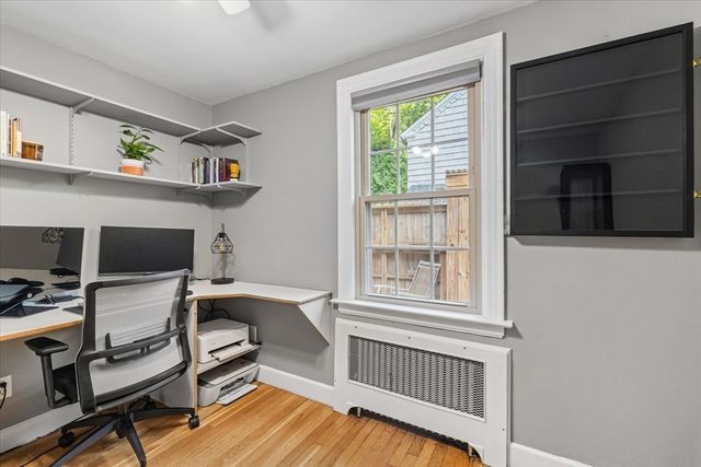 30 Saint Elmo Rd, Worcester, MA 01602