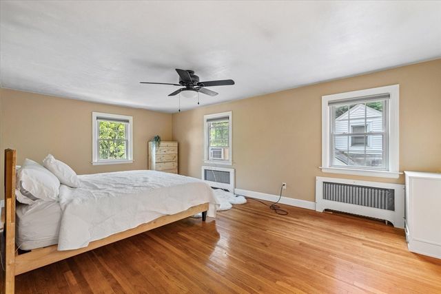 30 Saint Elmo Rd, Worcester, MA 01602