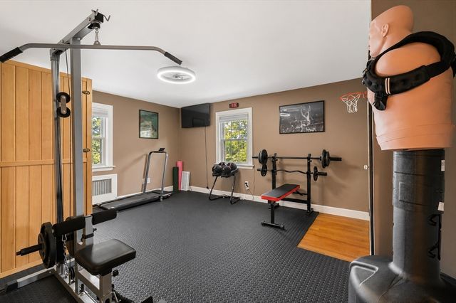 30 Saint Elmo Rd, Worcester, MA 01602