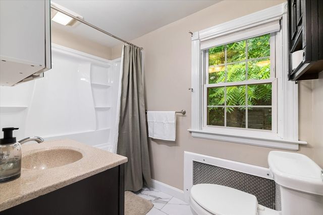 30 Saint Elmo Rd, Worcester, MA 01602