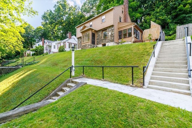 30 Saint Elmo Rd, Worcester, MA 01602