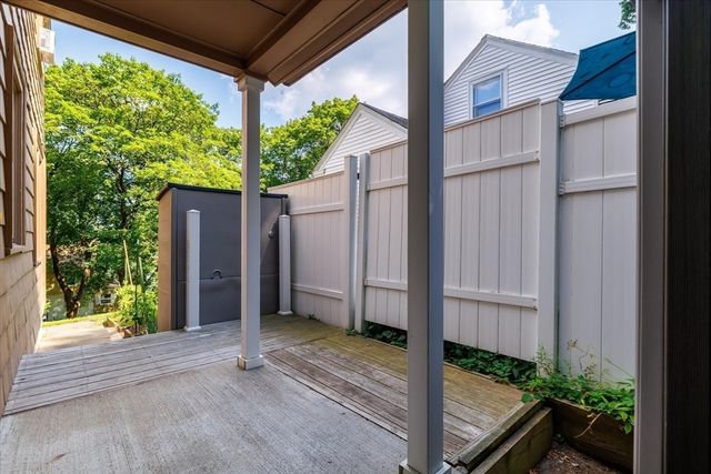 30 Saint Elmo Rd, Worcester, MA 01602