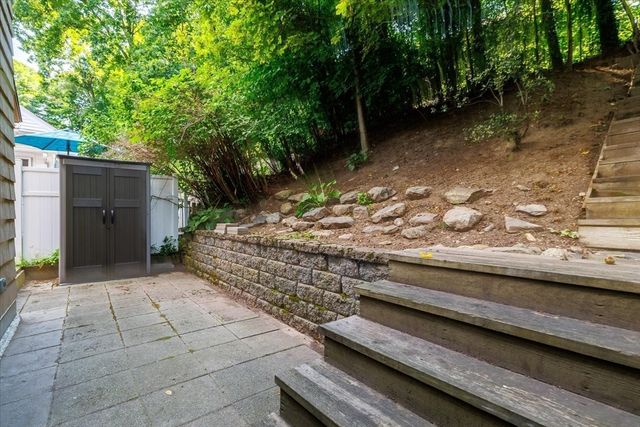 30 Saint Elmo Rd, Worcester, MA 01602