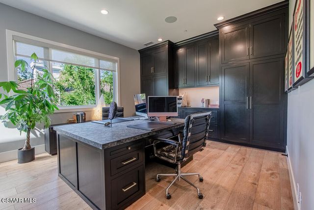 224 Lake Sherwood Drive, Lake Sherwood, CA 91361