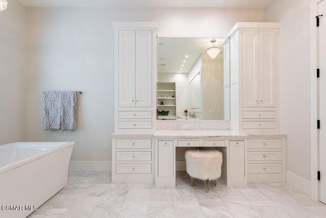 224 Lake Sherwood Drive, Lake Sherwood, CA 91361
