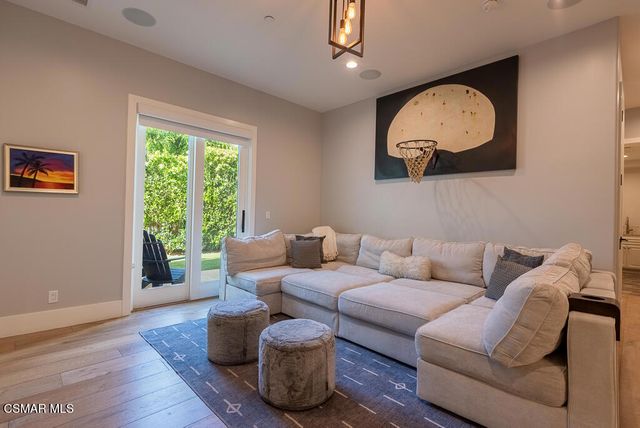 224 Lake Sherwood Drive, Lake Sherwood, CA 91361